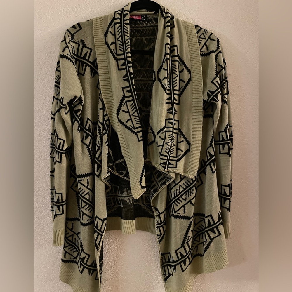 Light weight woman’s sweater.